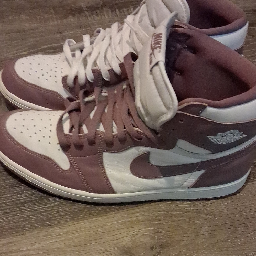 Jordan 1s Mids